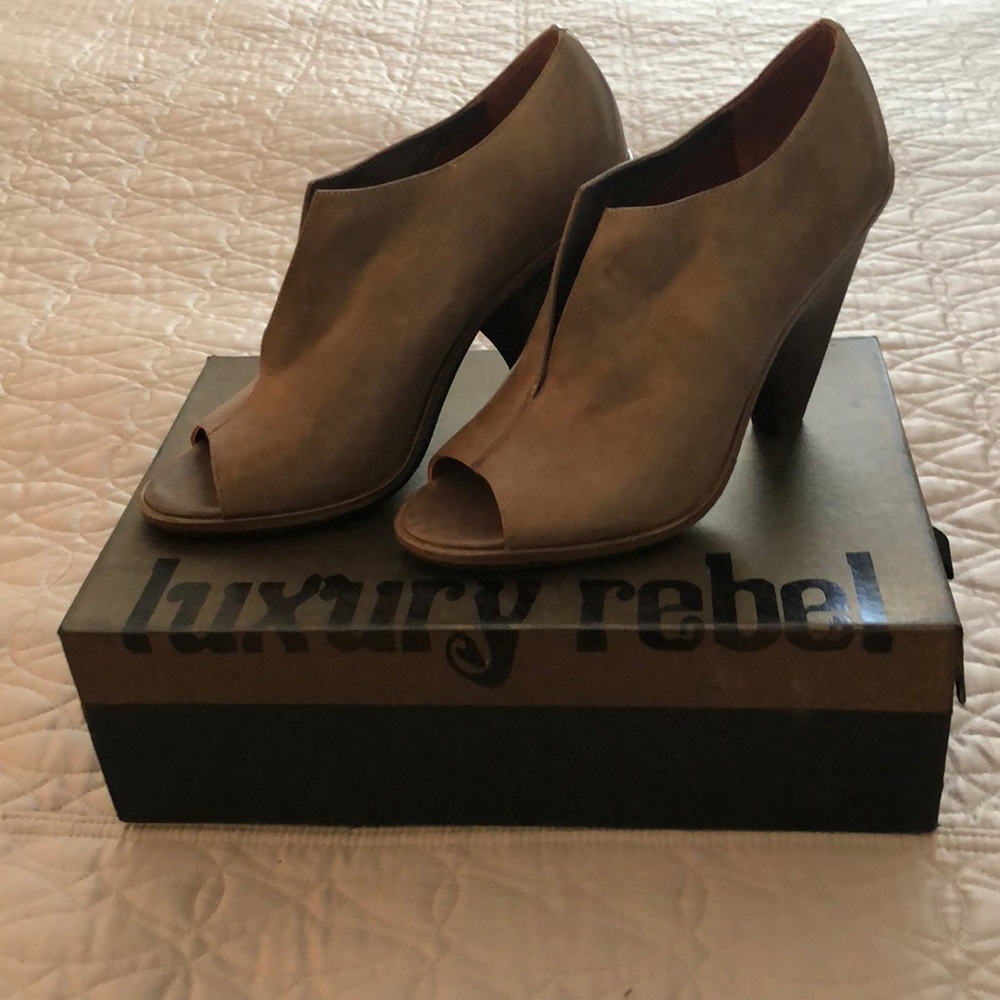 Peep toe bootie; 8.5